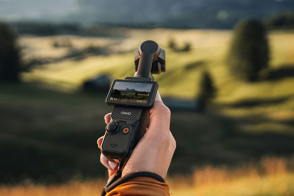 大型センサー搭載、縦横を簡単に切り替えできるポケットサイズの