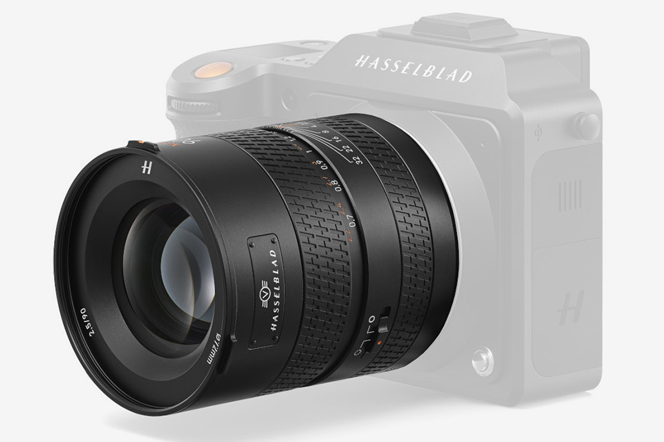 柔らかなボケが魅力、ポートレートに最適な中望遠レンズ