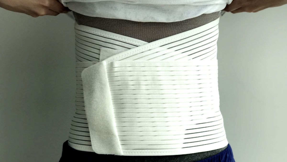 ぎっくり腰2日目のリアル患者が緊急レビュー! 腰サポーター「エイト