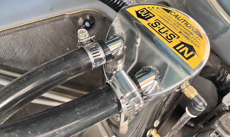 ジムニーJB64 ハイブリッジファーストのオイルキャッチタンク装着