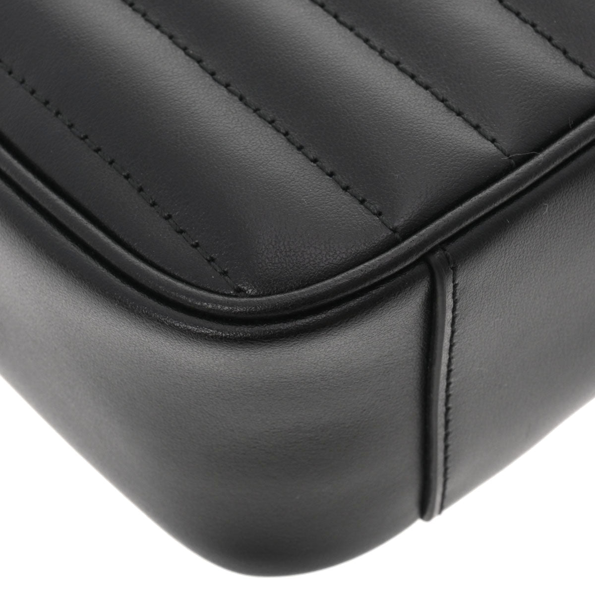 グッチキルティング スモール バッグ 43061 黒 シルバー金具