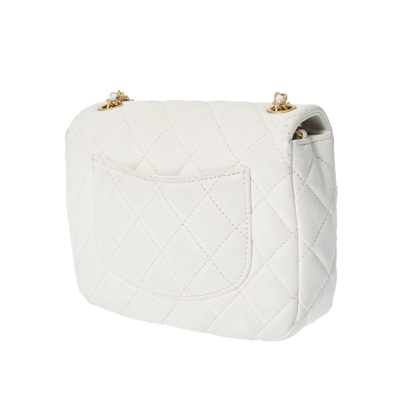 シャネルミニマトラッセ ハート チェーンショルダー 白 ゴールド金具