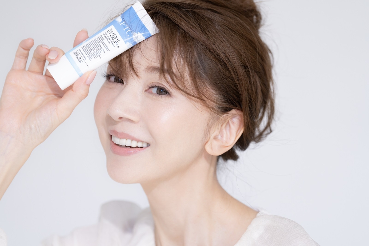 元祖“美魔女”の十和子さんがブランド20年目にUVクリームを新改良 | GINGER