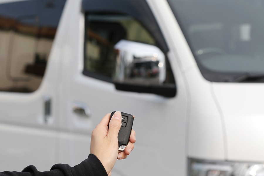 ハイエース200系 専門店 ユーアイビークルのハイエース キーレス連動