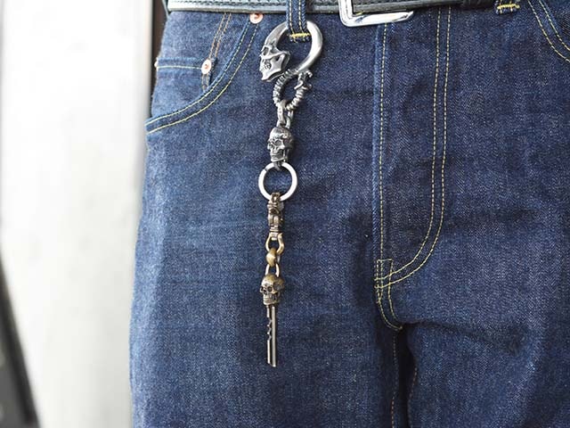 MAD CULT/マッドカルト】「Custom Key”MADNESS with Finger Bone Clip