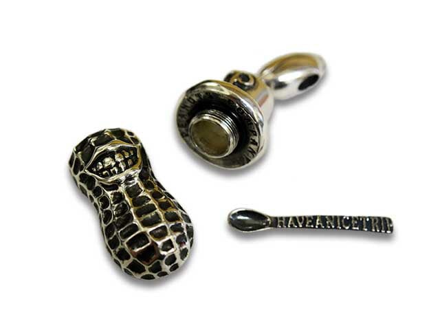 Peanuts&Co/ピーナッツカンパニー】「YACHIMATA Peanuts Key Holder/ヤ