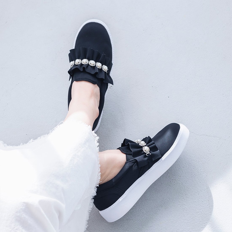 EVOL スリッポン 軽量スニーカー フラットシューズ フリル パール