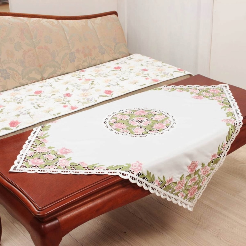 ウサギ刺繍のテーブルクロス87x87cm ウサギ刺繍のテーブルクロス