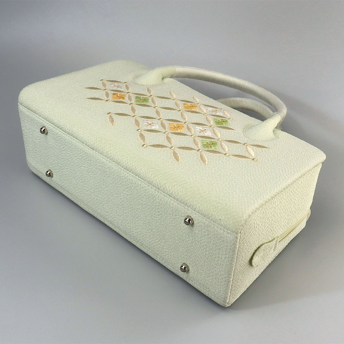 衿秀 公式 バッグ 和装 着物 利休 ばっぐ bag 縮緬 刺繍 花七宝柄 正絹
