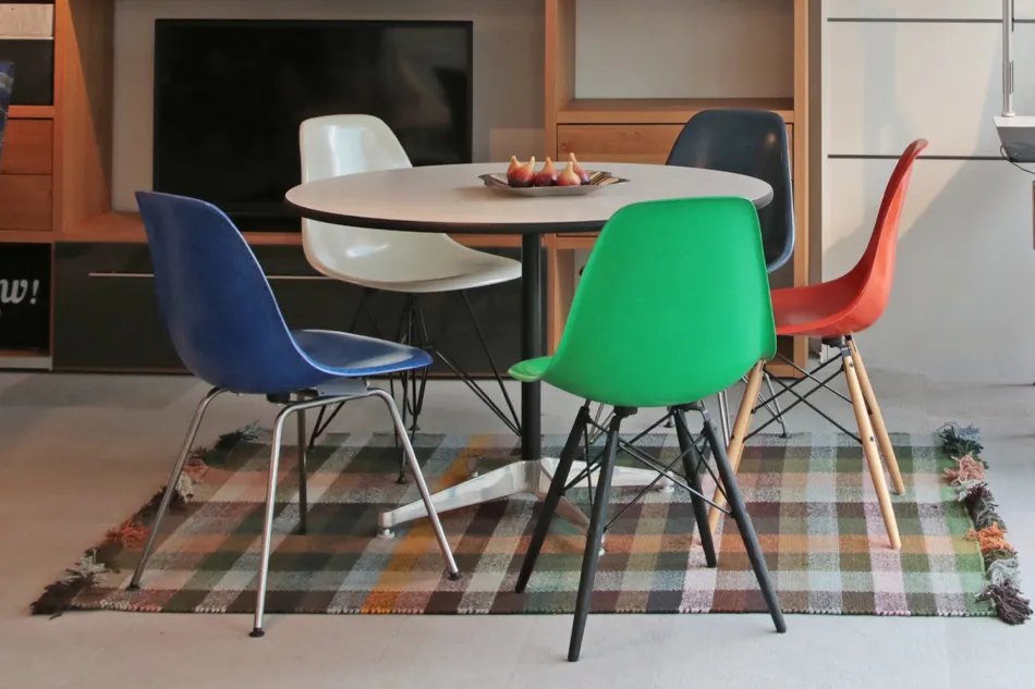 Eames Contract Base Table（イームズ コントラクトベース テーブル