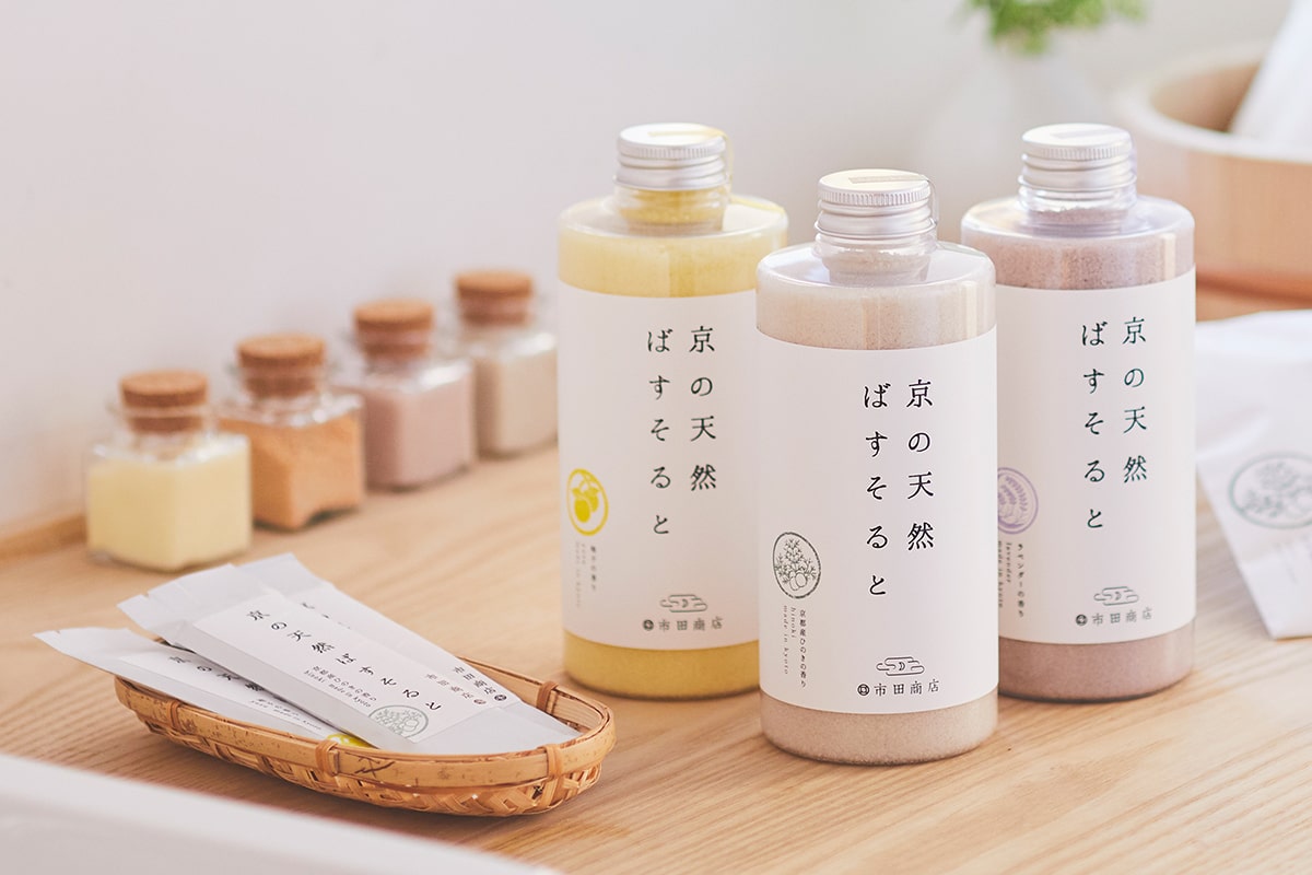 天然由来成分100%のバスソルト 京の天然ばすそると ラベンダーの香り