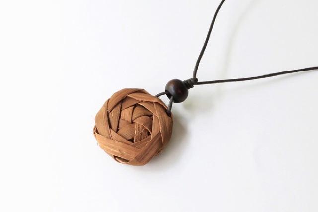 手作りキットやまぶどうペンダント(ローズ模様)出来上がりサイズ (約