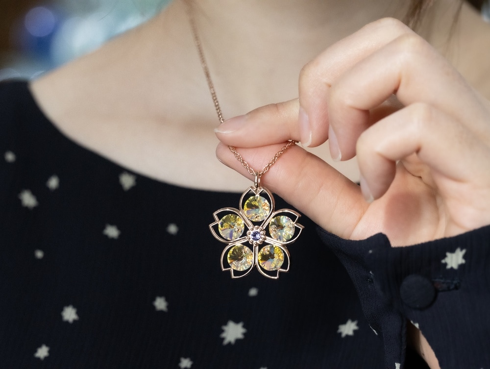 桜クリスタルロングペンダント(ギフトボックス別売) | 北一硝子