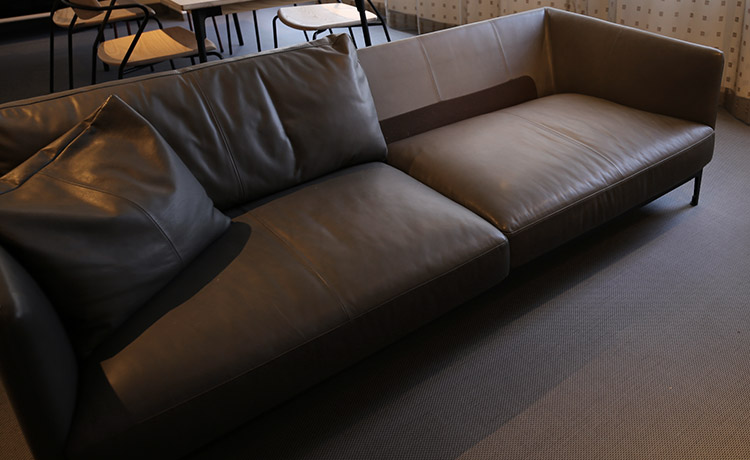 展示特価】 MD 3人掛けソファー レザー オットマンセット ブラック 鉄