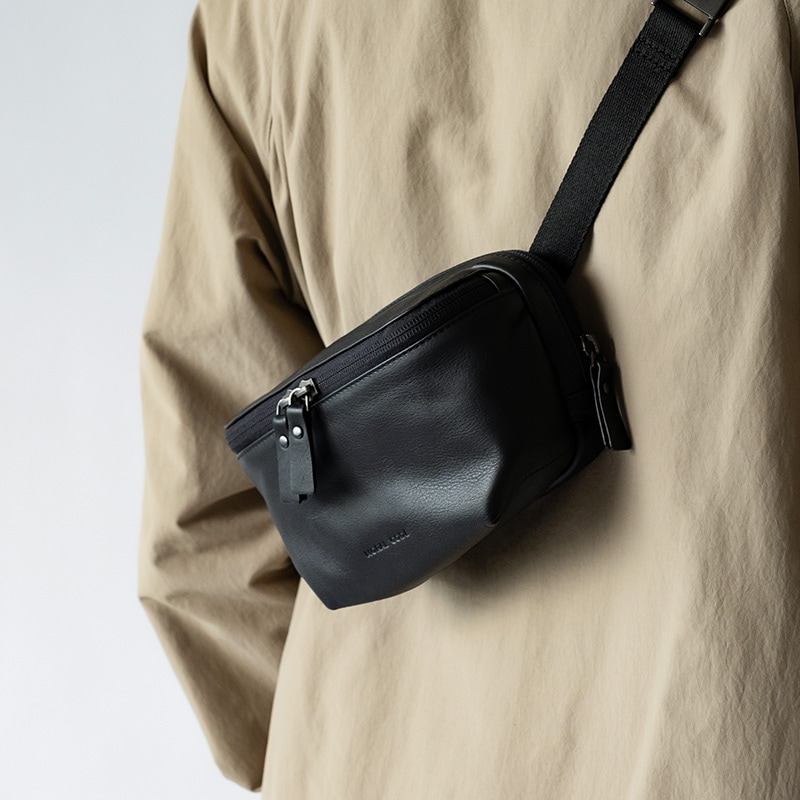 ボディバッグ ミニショルダーポーチ ARTHUR BLACK ブラック 黒｜【公式