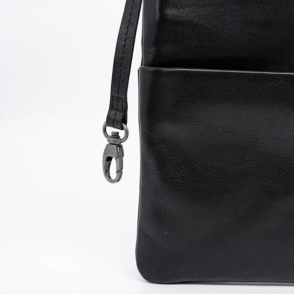 レザーサコッシュ 本革 ショルダーバック ボディバッグ HADLEY BLACK