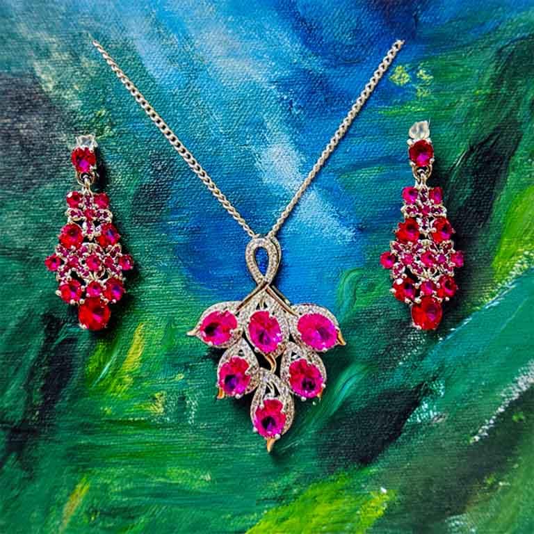 ルビーが映し出す絵画史-光の芸術と色彩の系譜