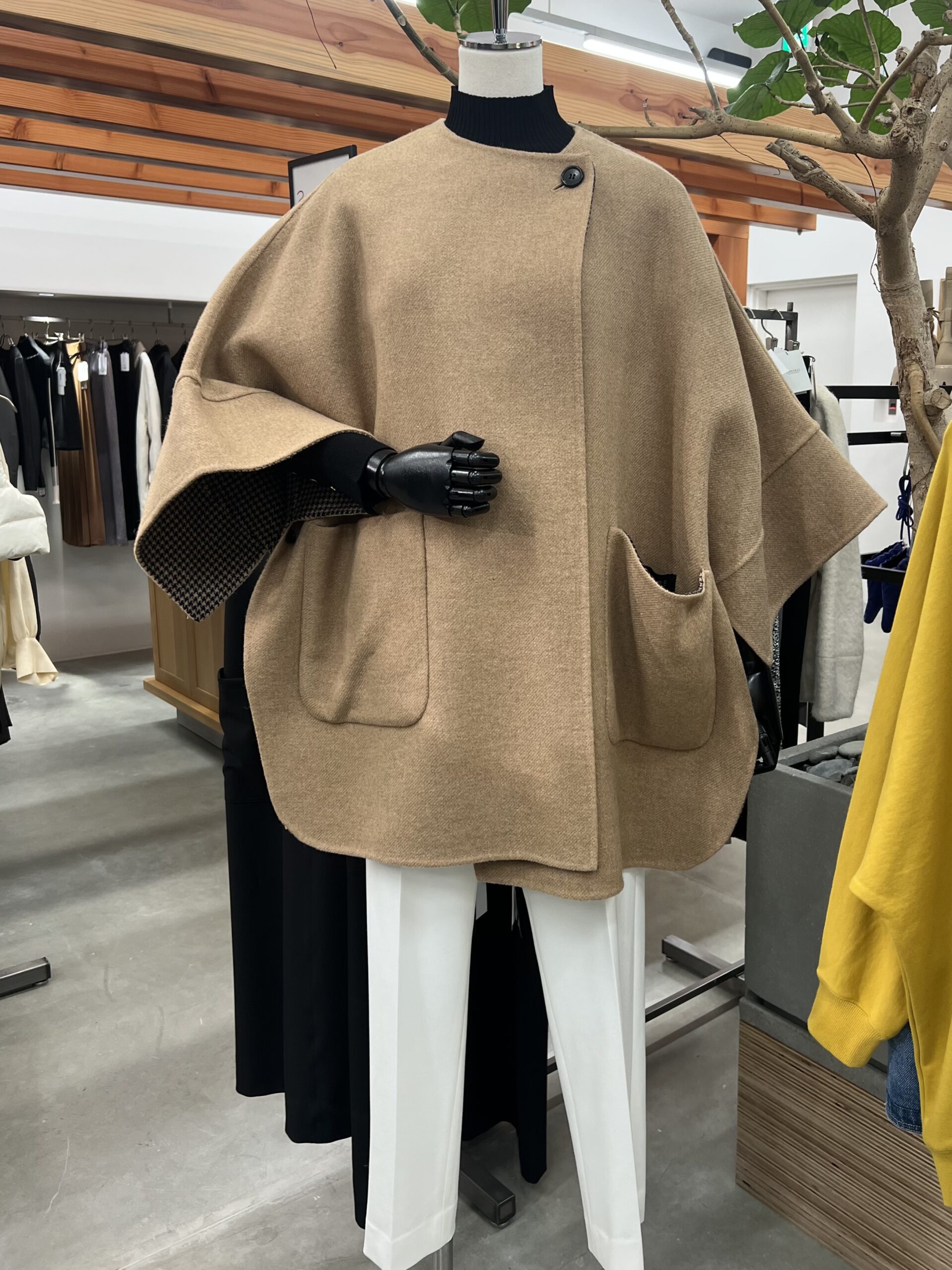 昨年も人気のアウターが新しくなって帰ってきました！【CLOCHE