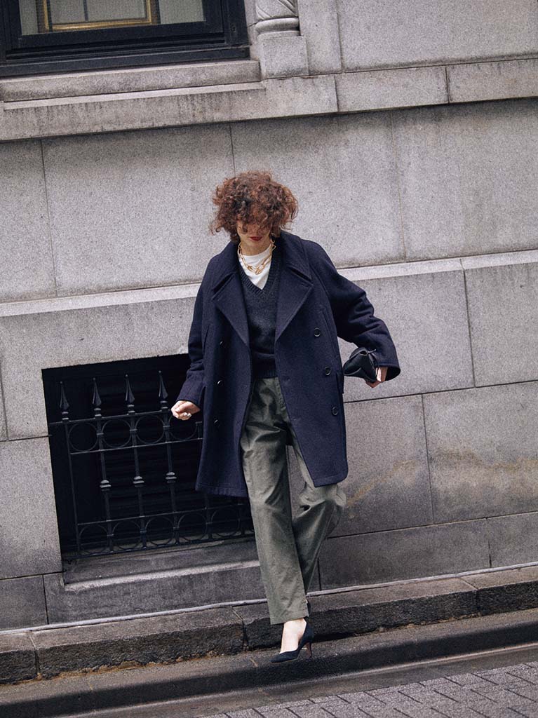 着たいトップスとちぐはぐしない「重ね着が上手くなる」使えるコートの