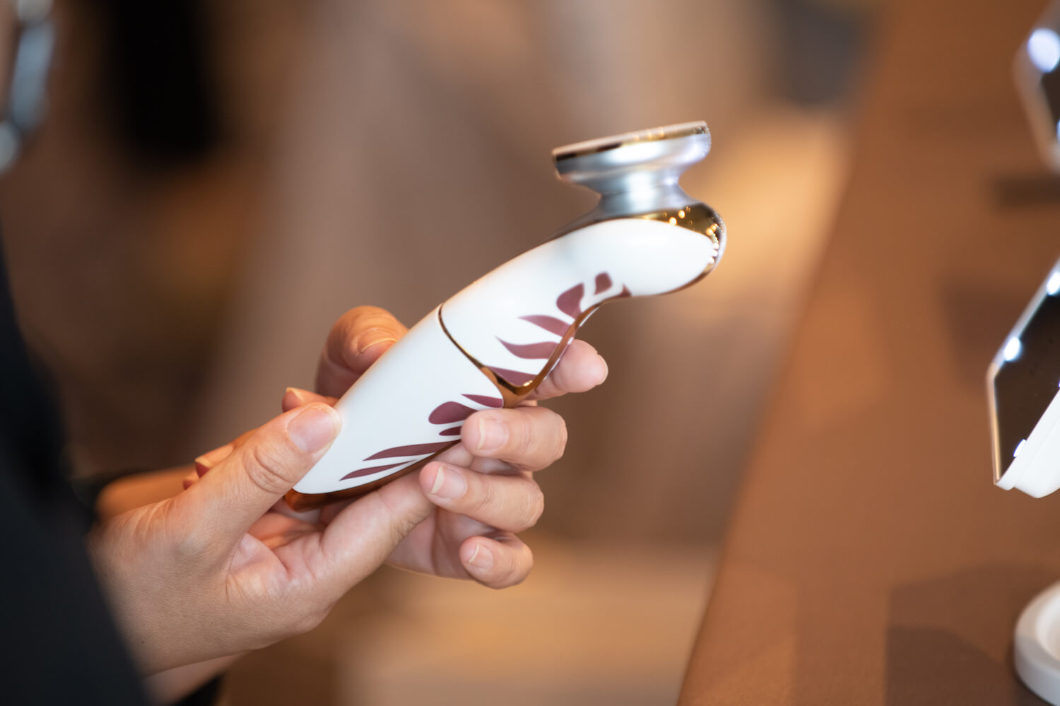 毎朝たった5分の新習慣、美顔器CHOUCHOUが日本発売スタート。 | ガール