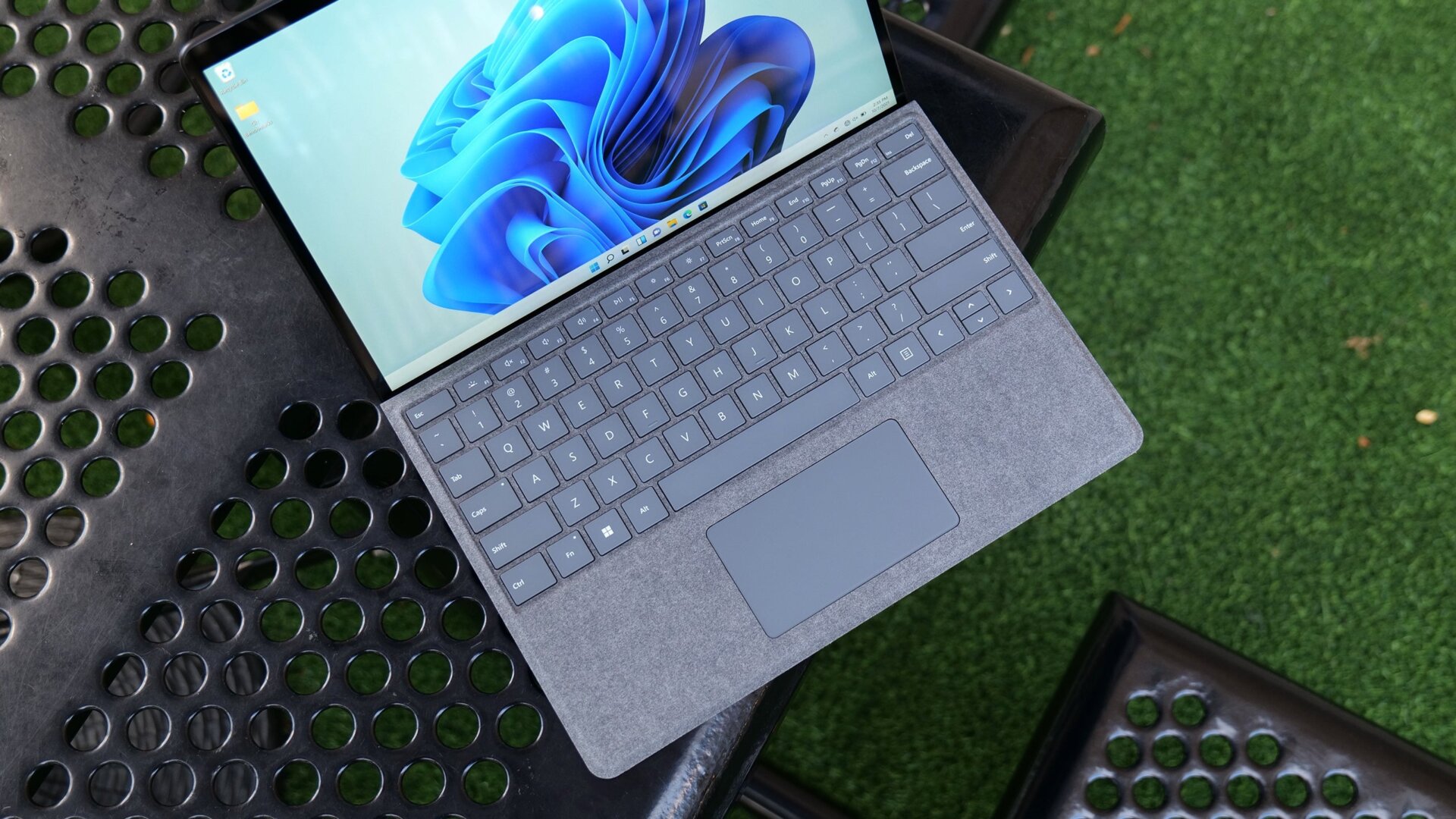The Surface Pro 8 Is the Pinnacle of Microsoft's 2-in-1 Design