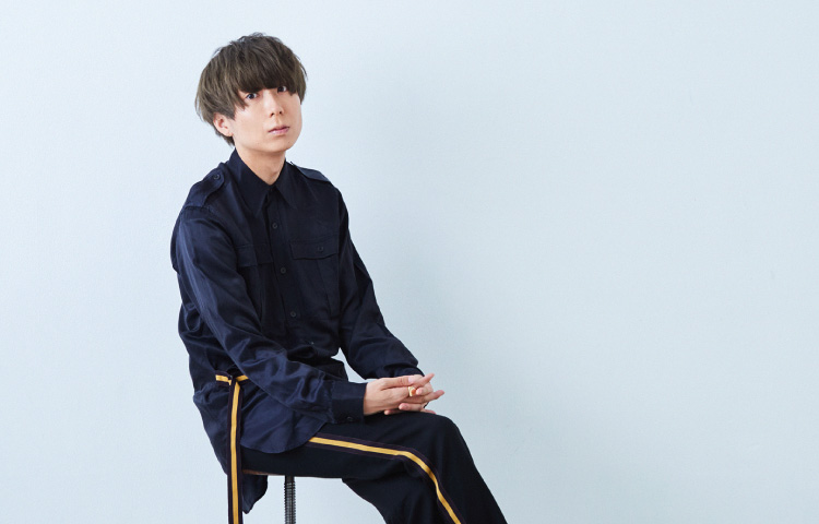 川谷絵音に聞く「シャツ」へのこだわりと濡れゆく私小説｜メンズライフ