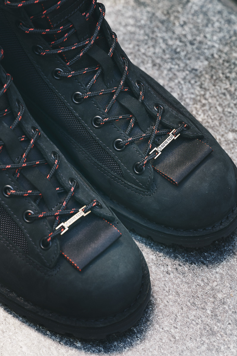 Danner×BRIEFINGのコラボシューズは水に強くてグリップ力もばっちり