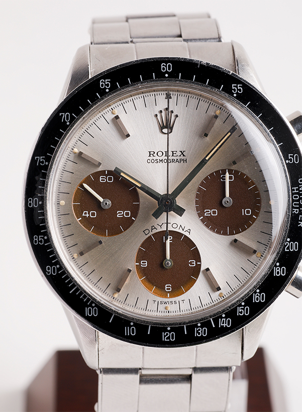 ヴィンテージロレックスの手巻きデイトナ、マニアに珍重される