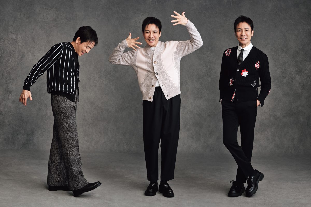 69歳・郷ひろみの私物公開。ロゴT、スニーカー、カーディガン、日傘