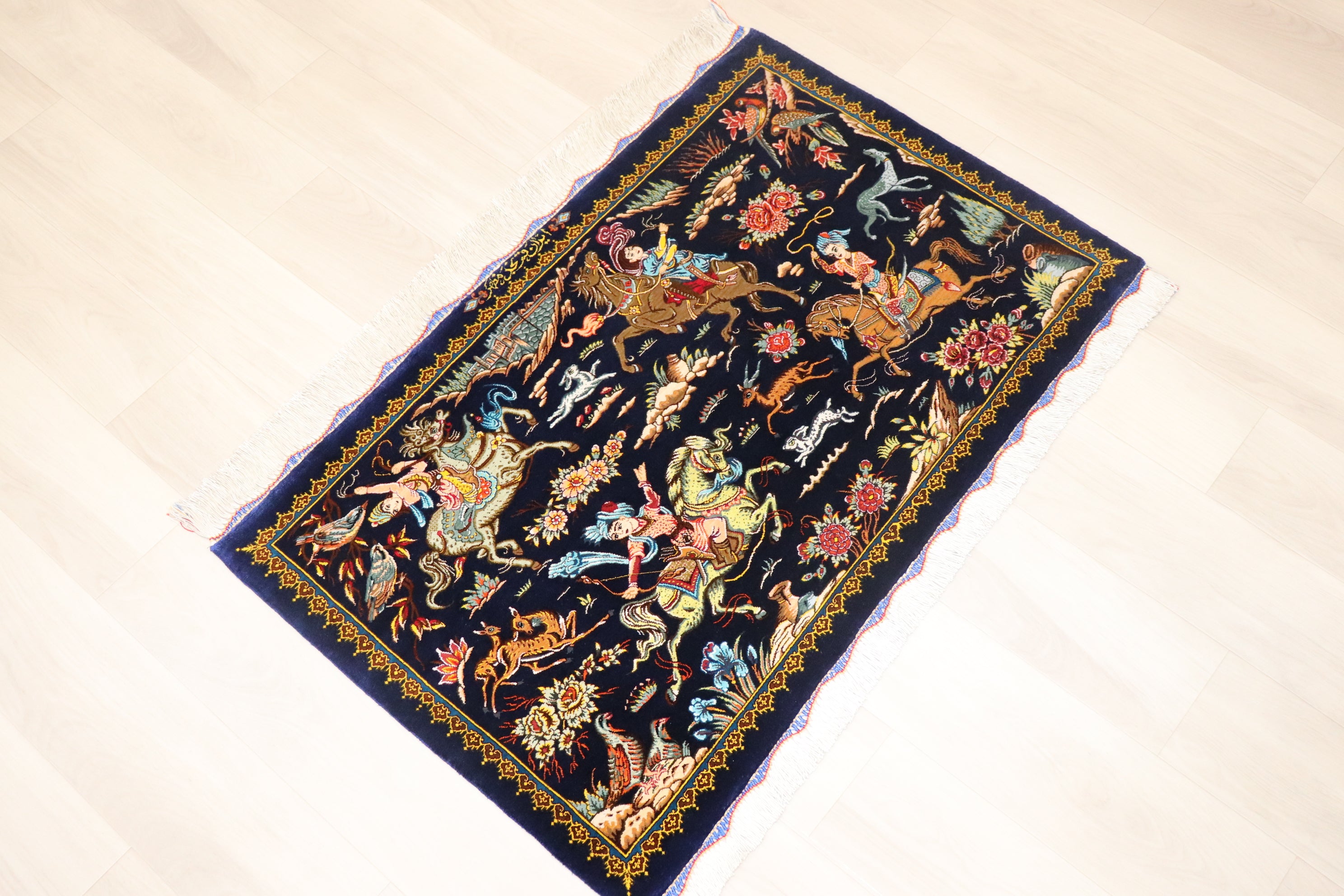 ペルシャ絨毯 クム産 シルク100% [マザヘル工房] 最高級 狩猟図文様