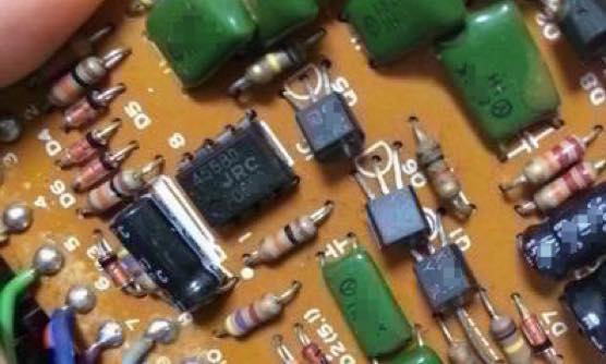 BOSSのシリアル番号から年代を確認する方法とJRC4558D艶ありのSD-1