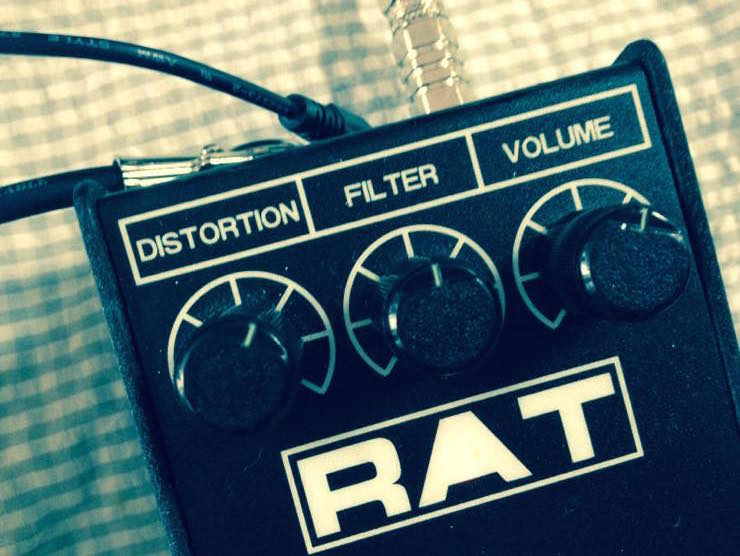 ProCo RATとギタリスト（BOOWY時代の布袋寅泰使用機材）