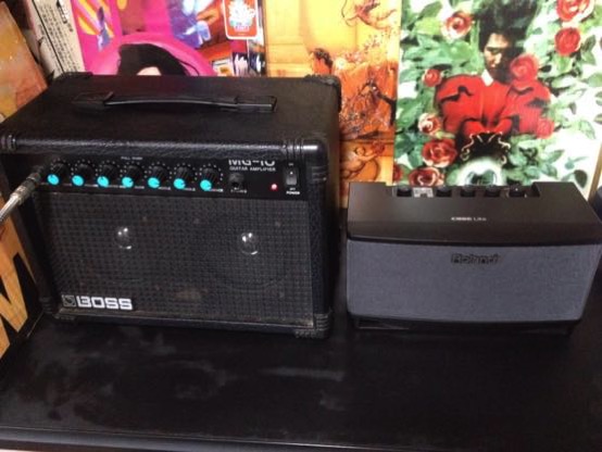 BOSS MG10 VS Roland CUBE LITE