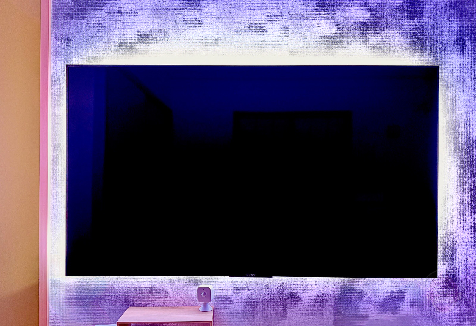 賃貸OK・工事不要】夢叶う。8年前の55インチテレビを念願の壁がけに