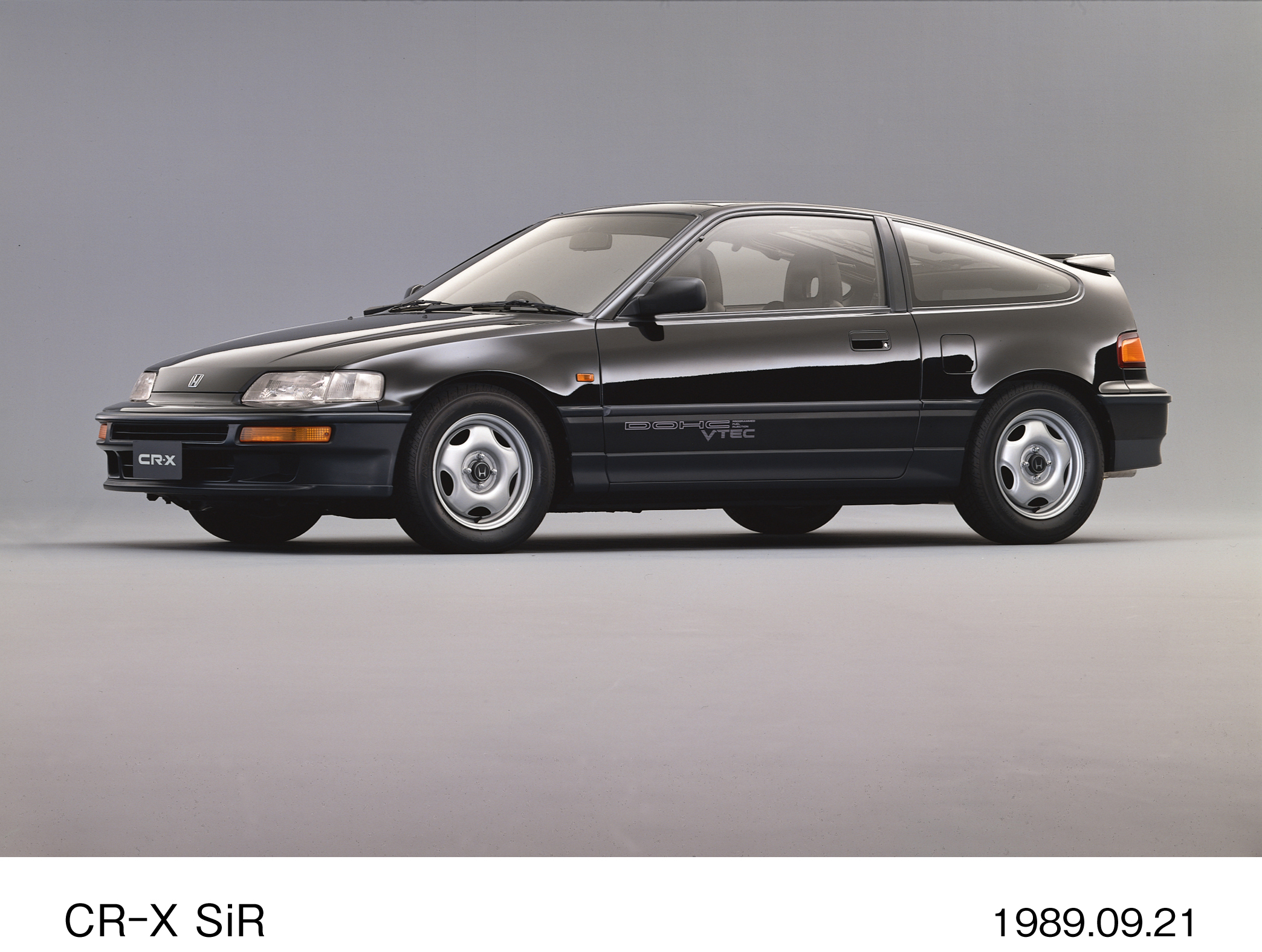 ホンダ独創のVTECエンジンを「シビック・3ドア」と「CR-X」に搭載する