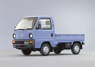 高性能3気筒エンジンを搭載し性能・ 機能を大巾に向上させた軽商用車