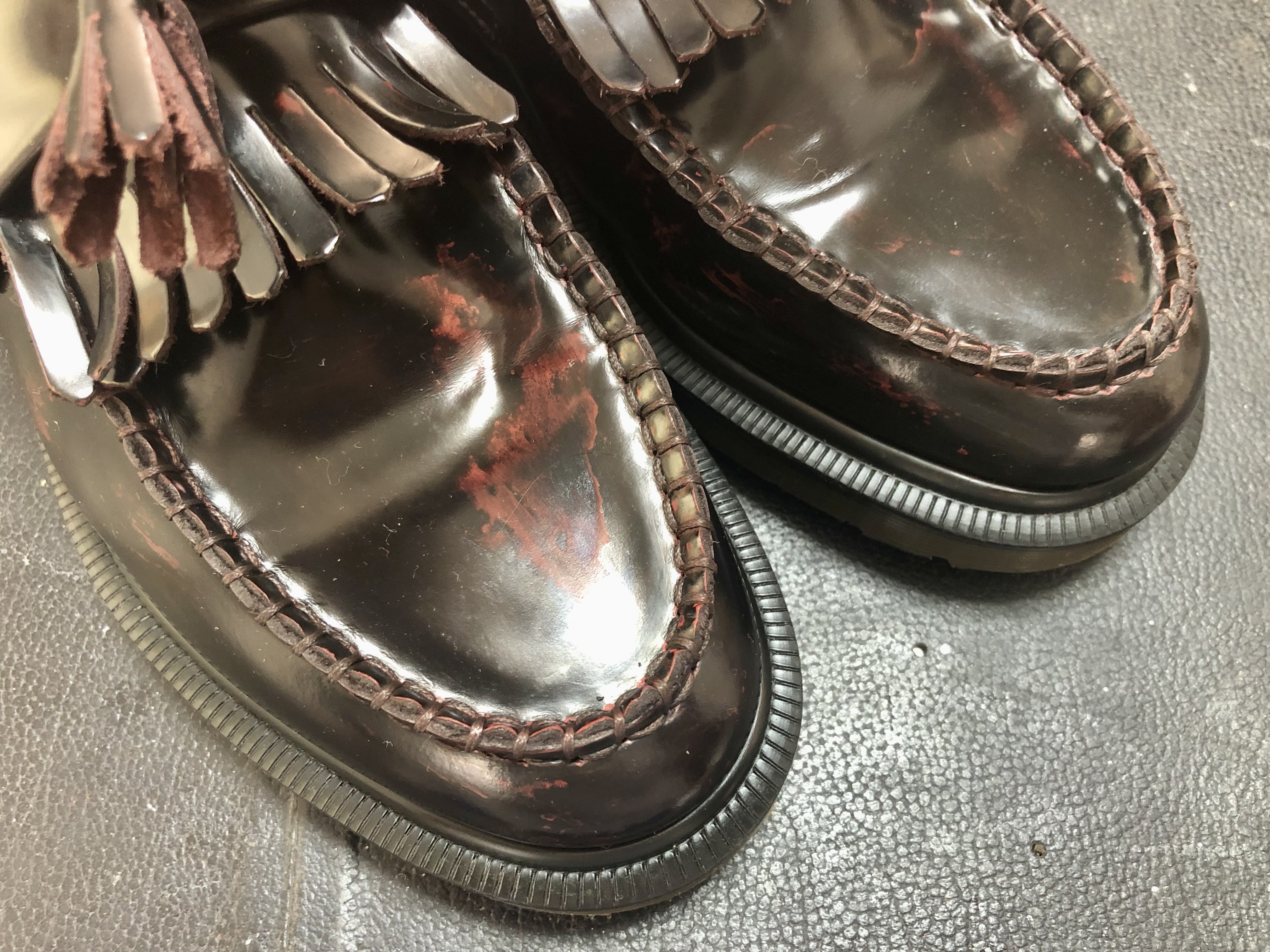 ドクターマーチン・エイドリアンの染め直し｜色あせたローファーを伝統