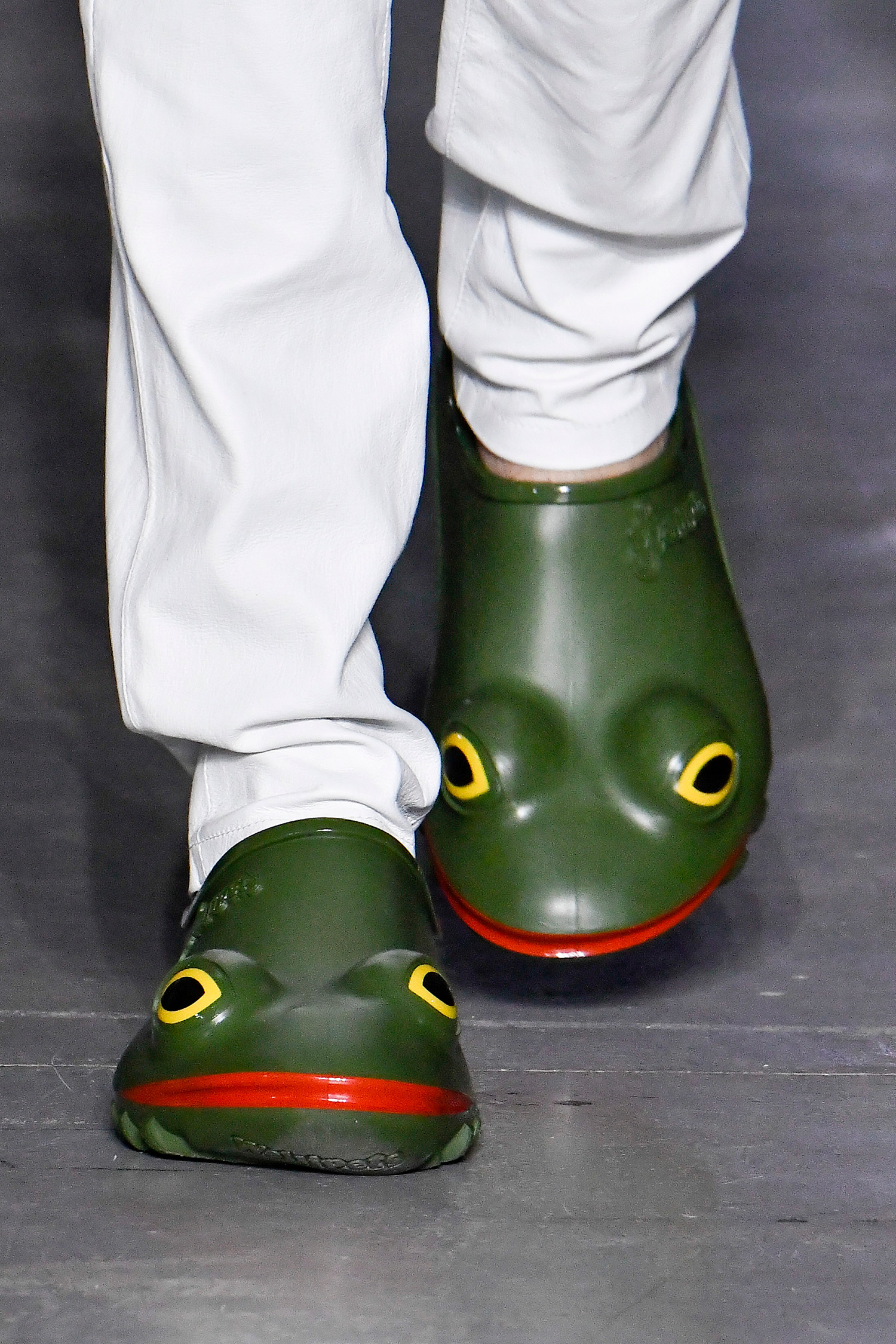 JW Anderson×Wellipets」コラボフロッグサンダルが先行発売！2023年