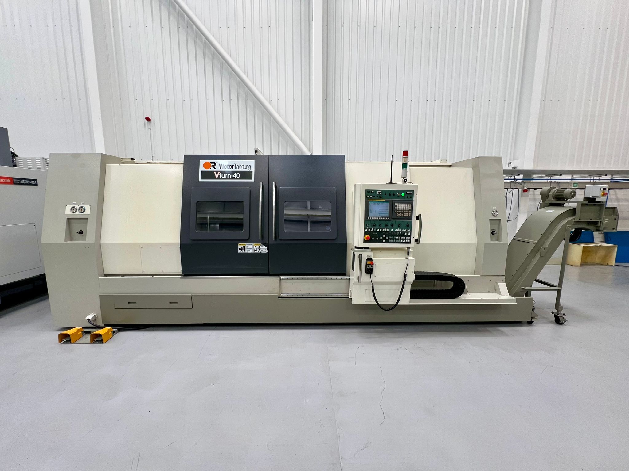 VICTOR VTURN 40/220 CNC Lathe with Fanuc 0i-TC Control. Year 2013