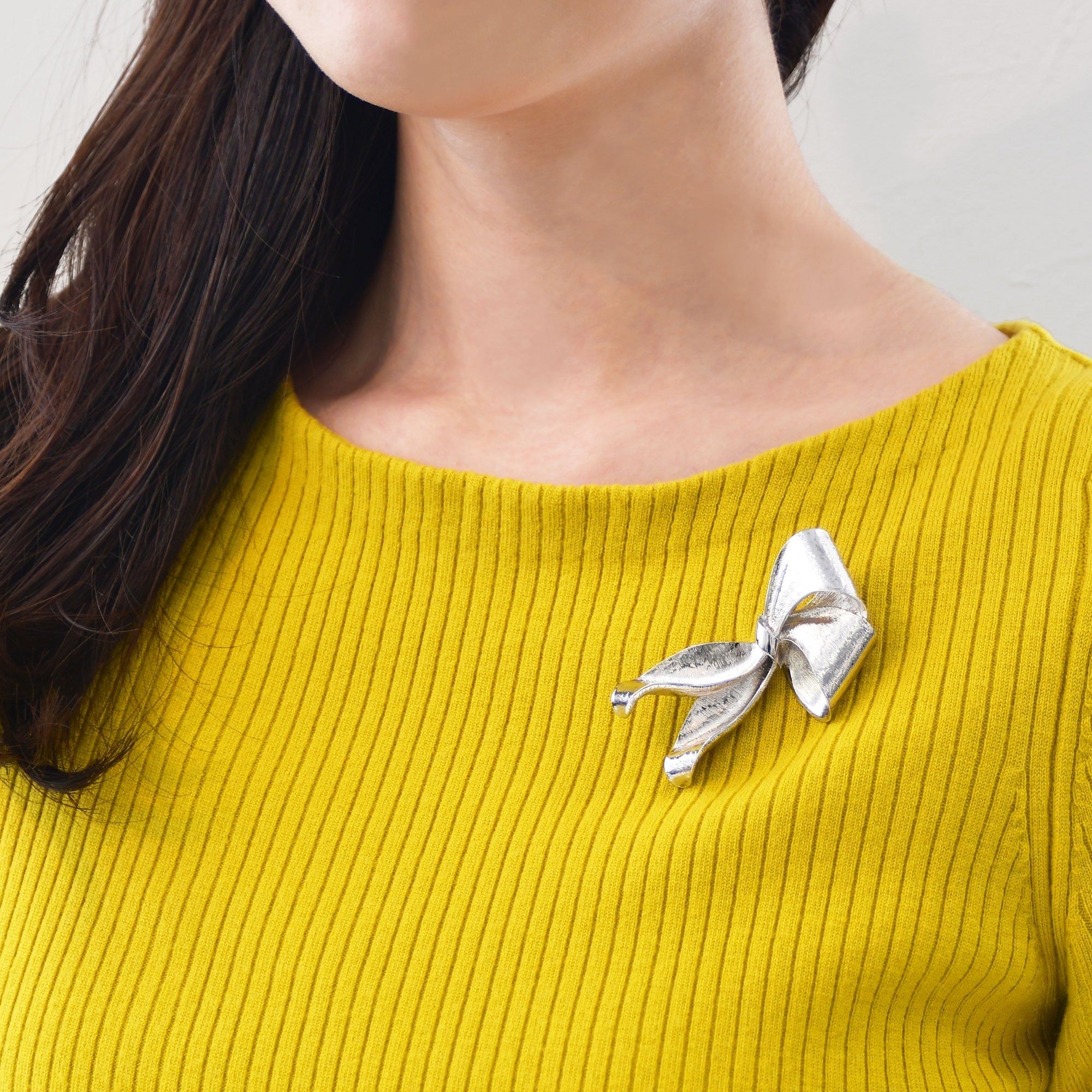 リボン ブローチ