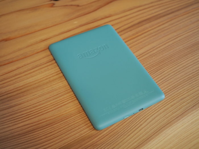 Kindle Paperwhite セージ】読書に彩を。新色セージをレビュー