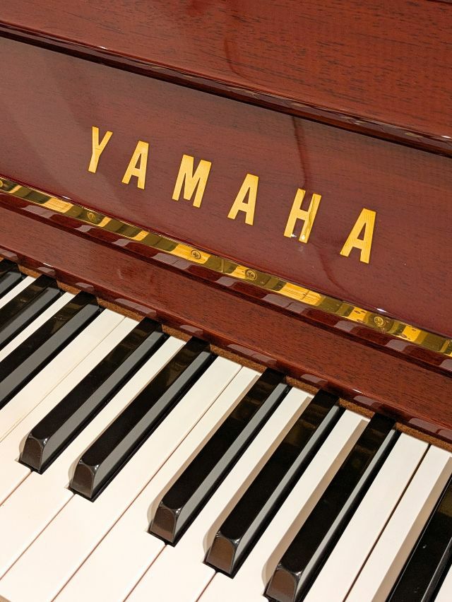 YAMAHA(ヤマハ) W106B 中古ピアノ 人気No.1♪ヤマハ木目調・猫脚モデル