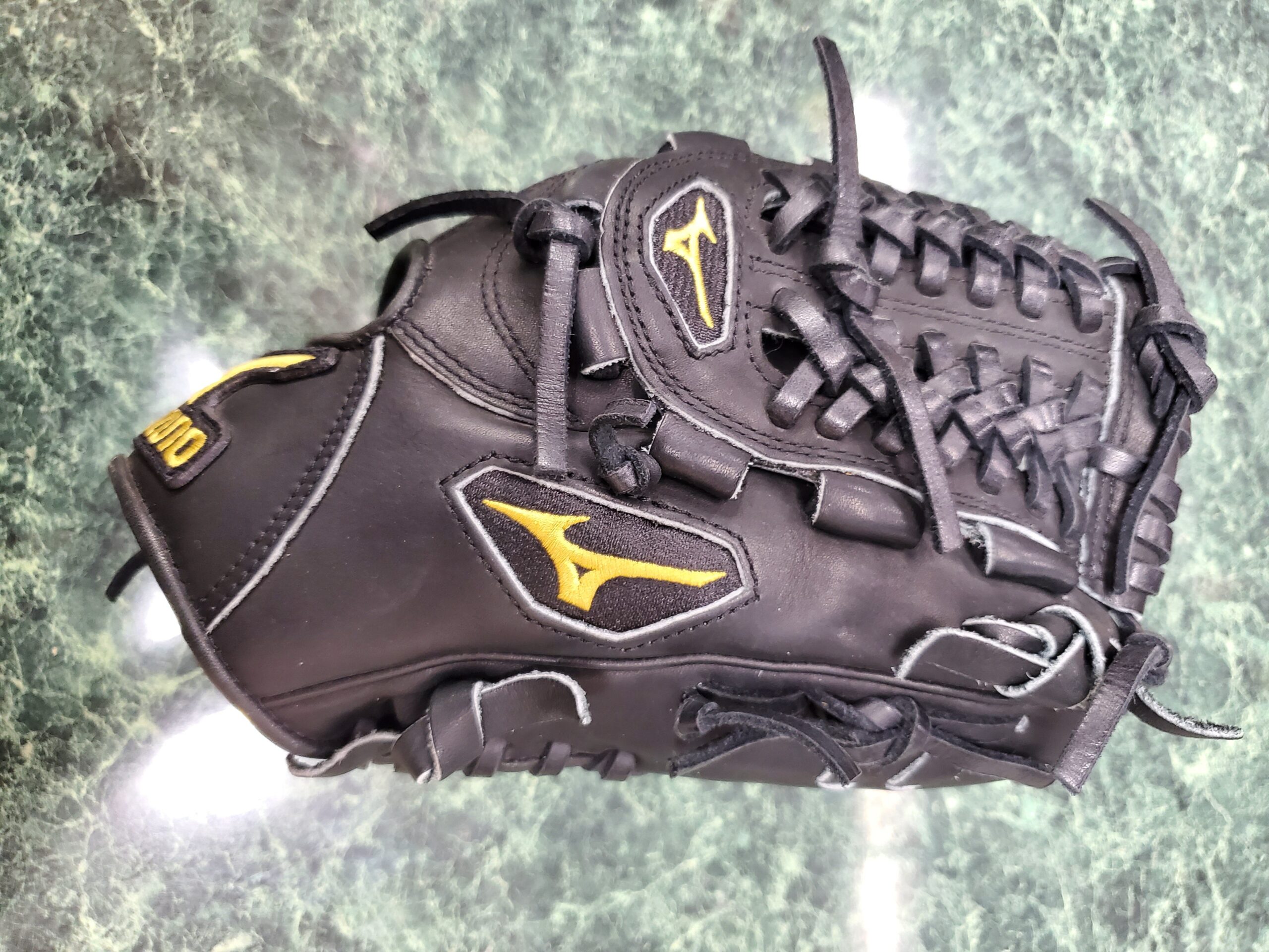 New Mizuno Pro Limited Edition GMP-60BK Right Hand Throw Glove