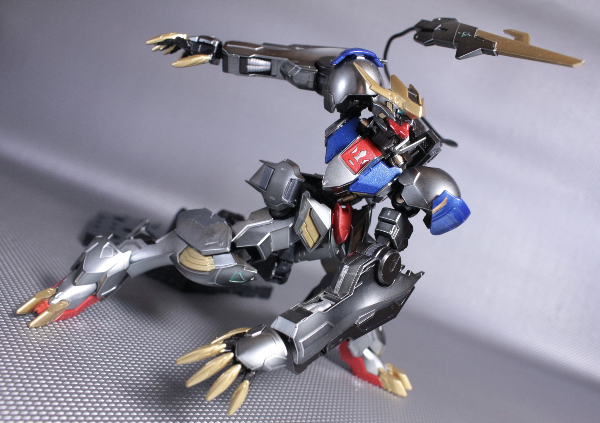 狼の王 バルバトスルプスレクス｜りゅうさんのガンプラ作品｜GUNSTA