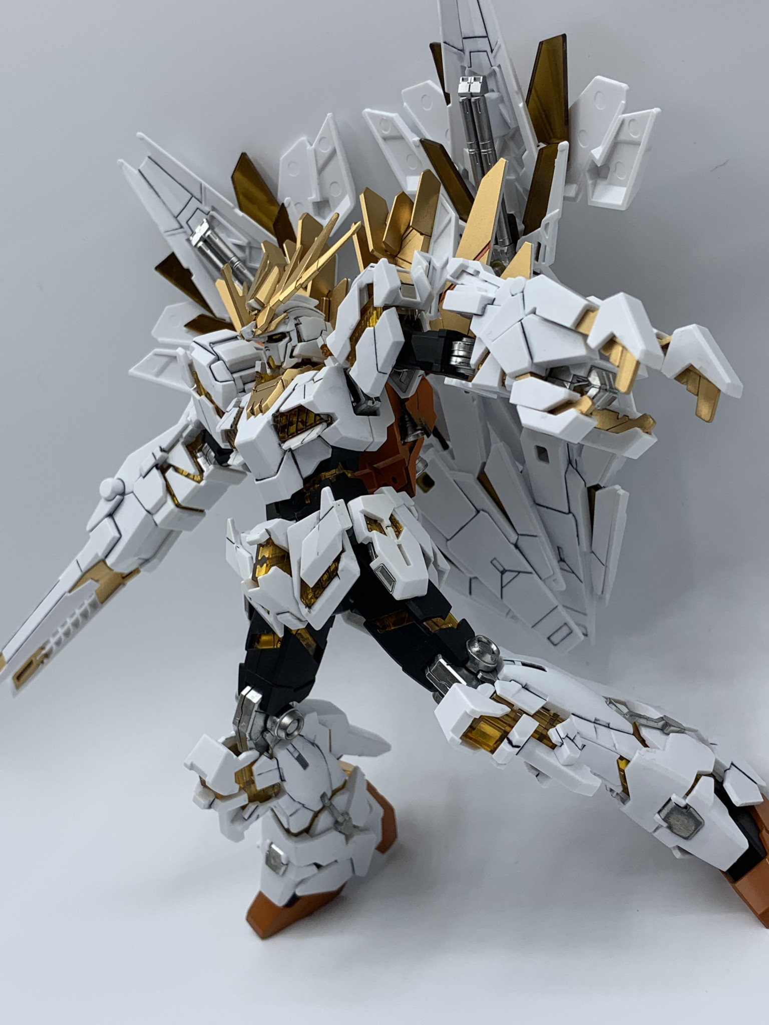 バンシィ・レオン｜霜月紫さんのガンプラ作品｜GUNSTA（ガンスタ）