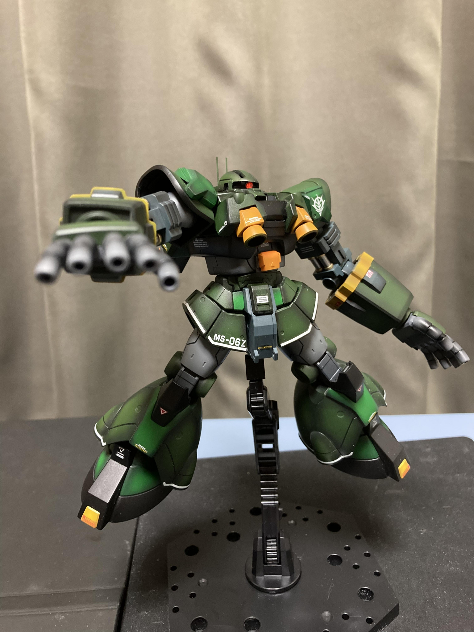 MS-06Z ザクZタイプ(golem)｜yuubiさんのガンプラ作品｜GUNSTA