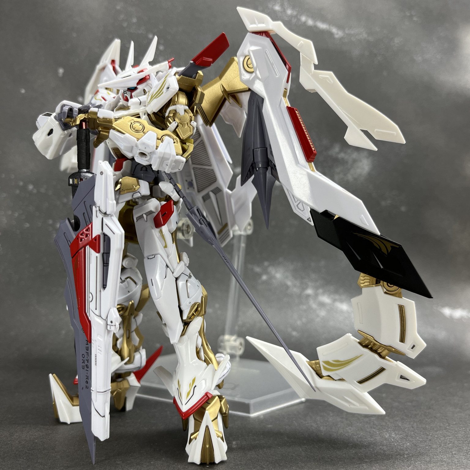 ガンダムアストレイ ゴールドフレーム天ハナ｜TACOSさんのガンプラ作品