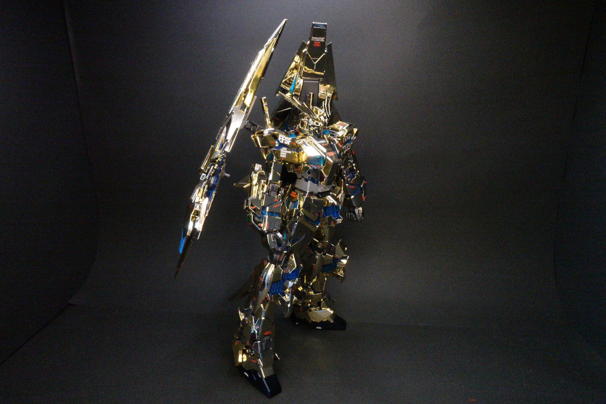 MG 1/100 RX-0 ユニコーンガンダム3号機 フェネクス｜キヒロさんの