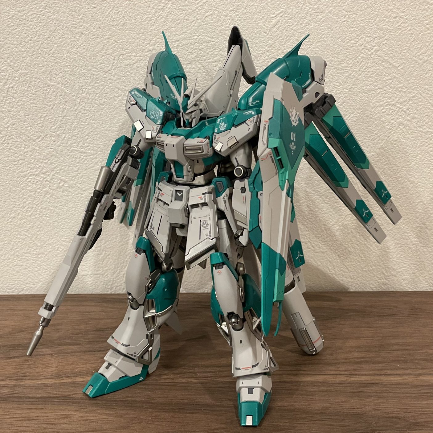 RG Hi-ν Gundam グリーンカラー｜Tischさんのガンプラ作品｜GUNSTA