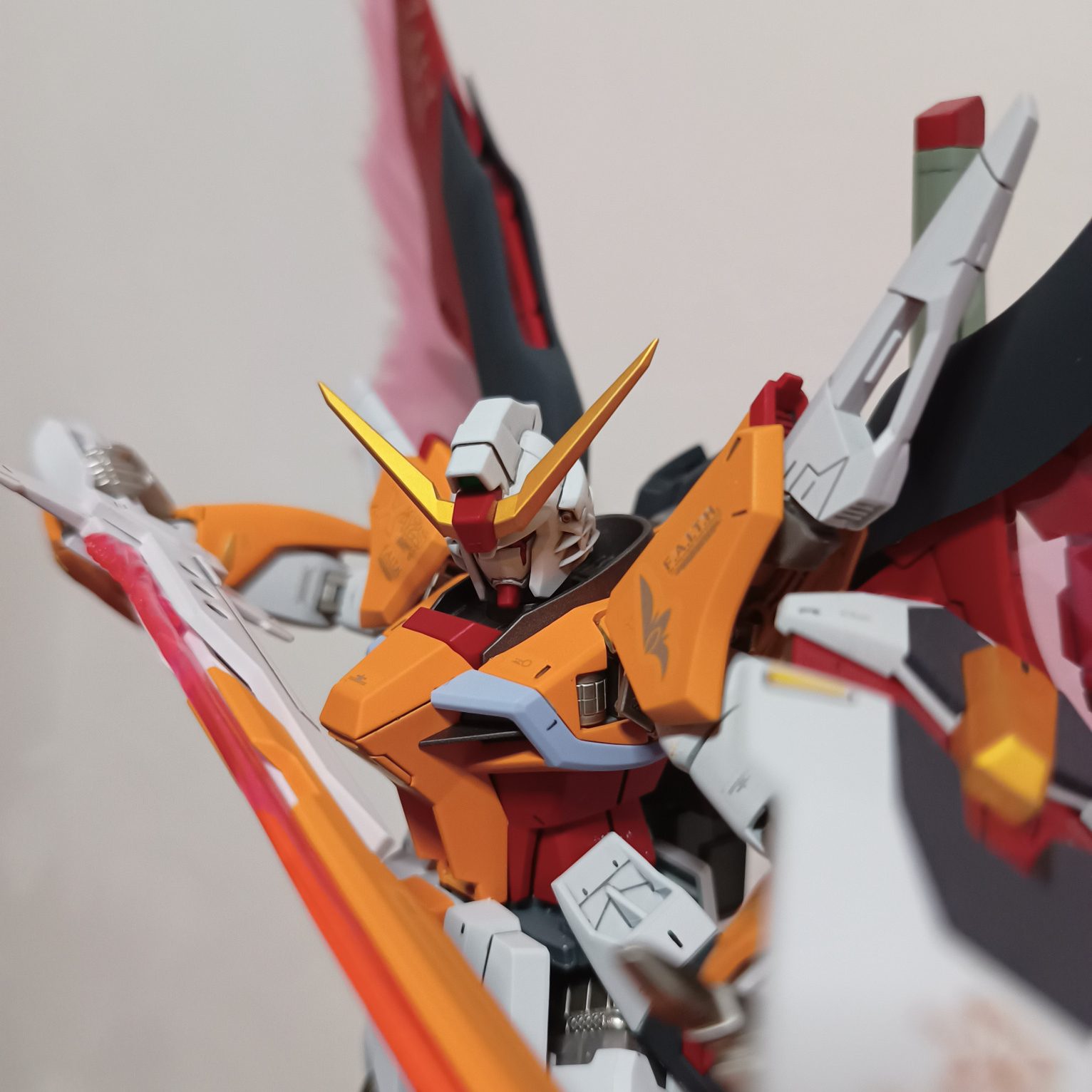 MG デスティニーガンダム Ver.ハイネカラー｜kuro@-12さんのガンプラ